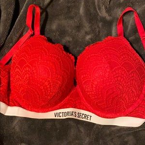 Victoria’s Secret T-Shirt Push Up Bra ❣️
